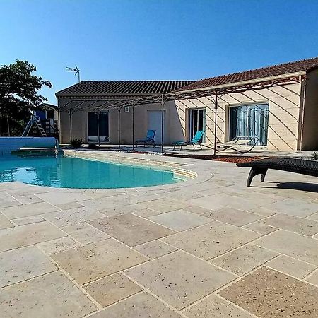 Villa 140 M² Hab. Avec Piscine กัสทร์ ภายนอก รูปภาพ